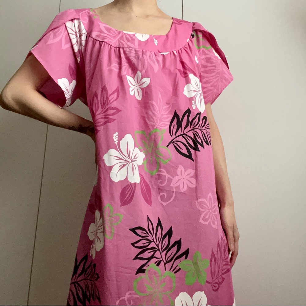 Vintage Hawaii Muumuu Floral Dress